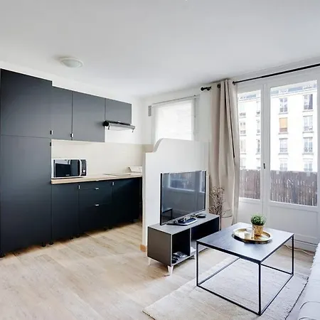 Refait A Neuf - * Paris